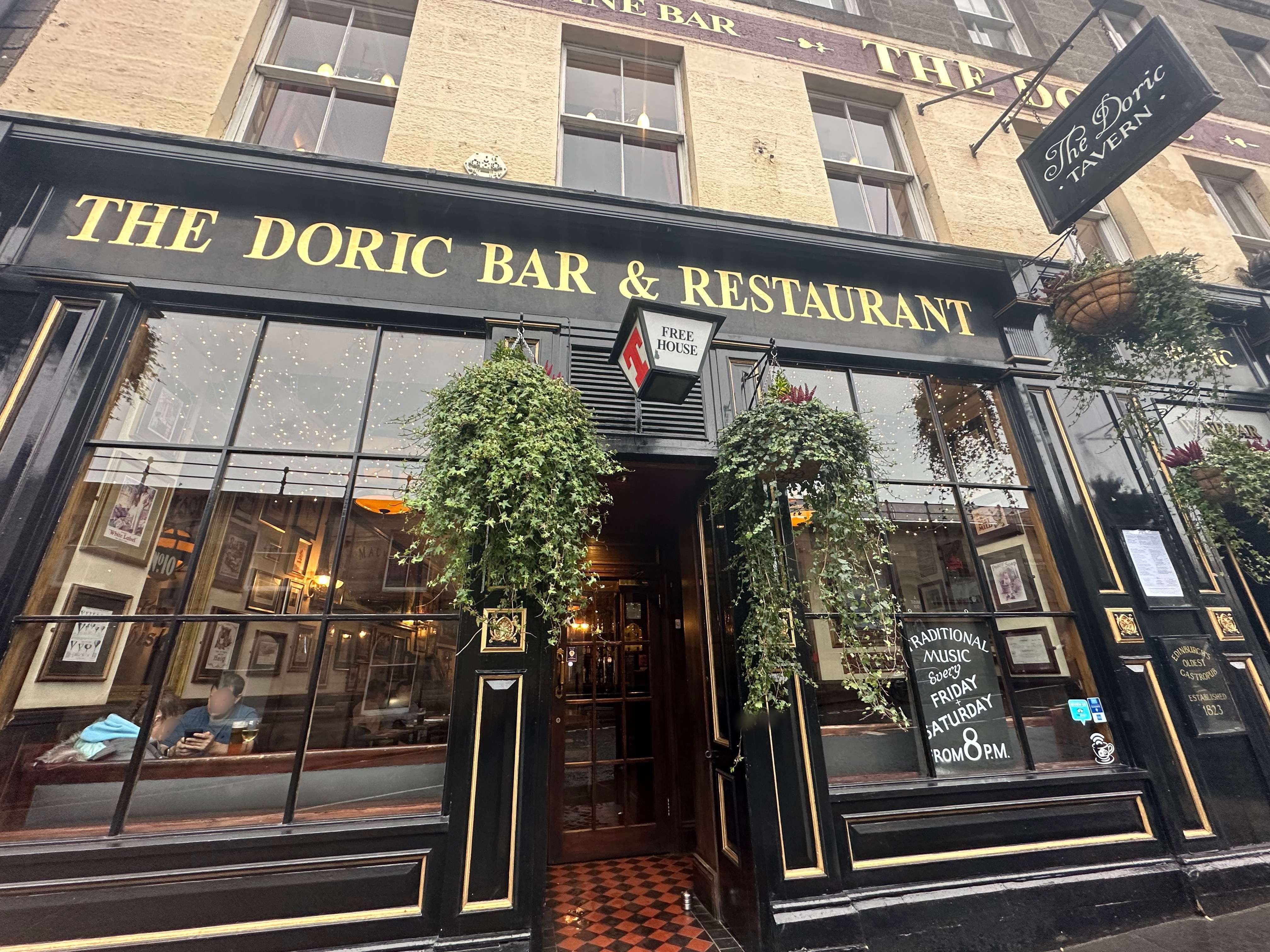 Facciata del pub 'The Doric'