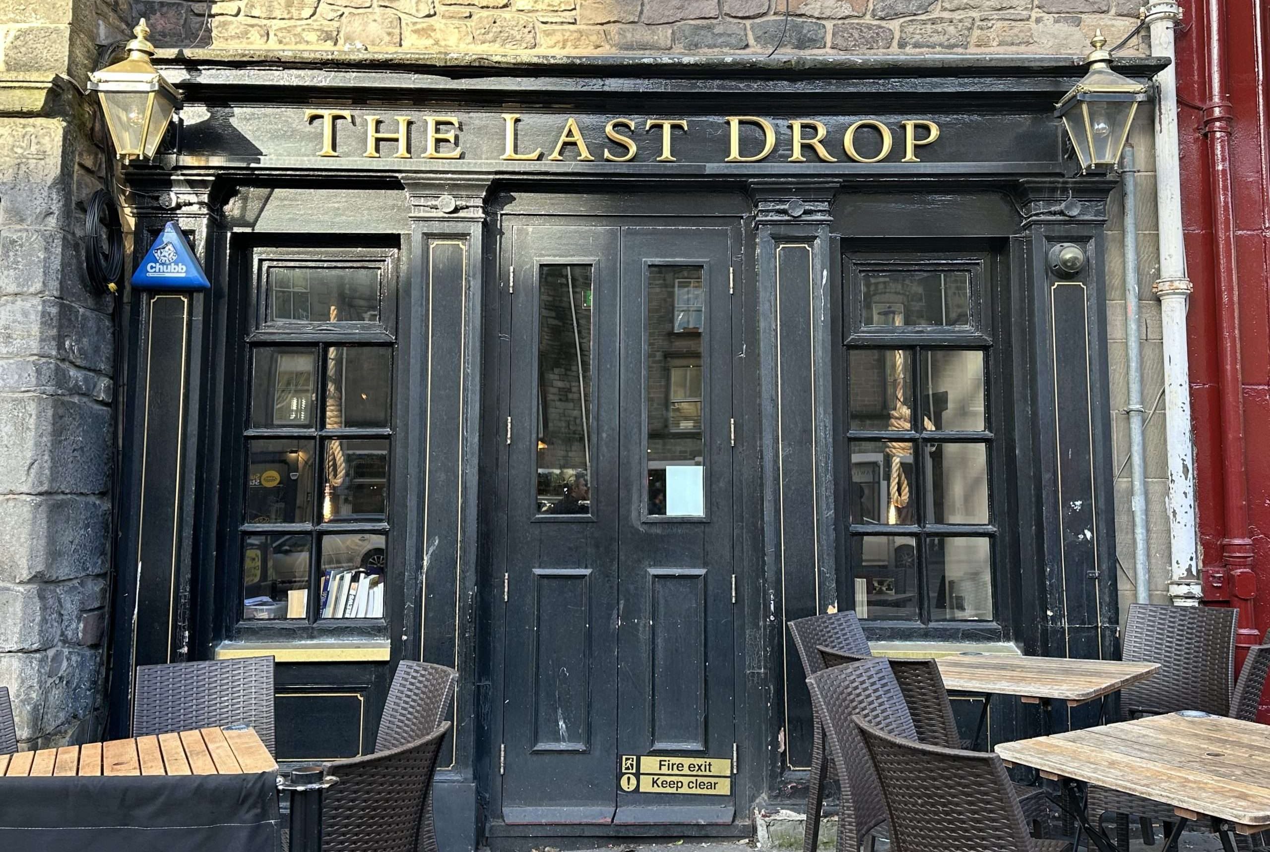 Facciata pub "The Last drop" per mangiare a edimburgo