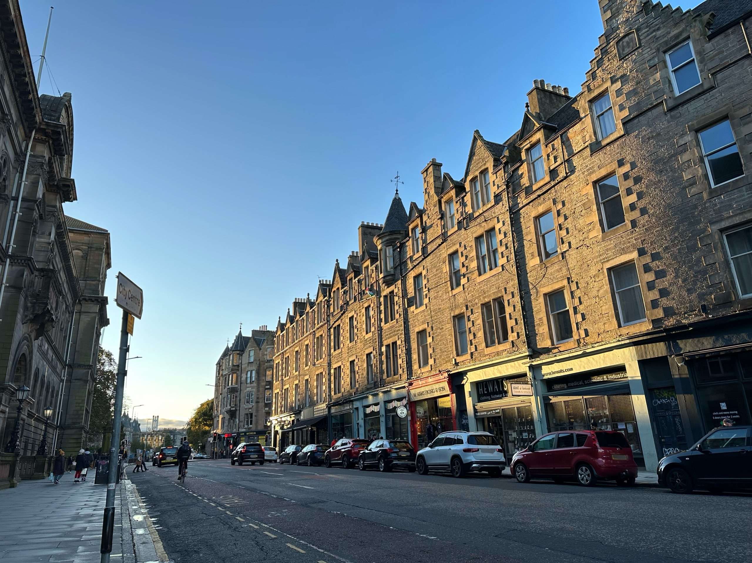 Strada con appartamenti in affitto a Edimburgo