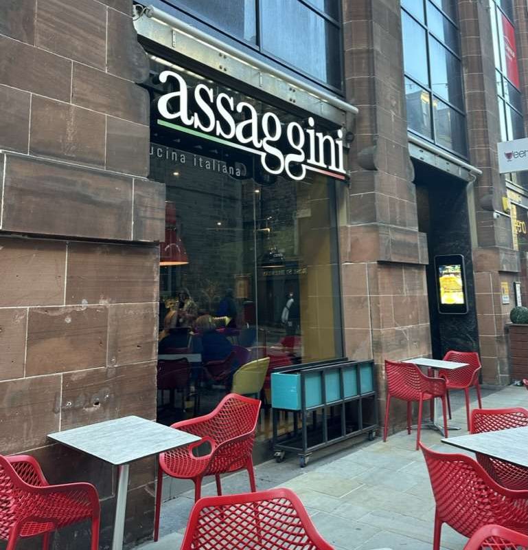 Foto insegna "assaggini" ristorante edimburgo