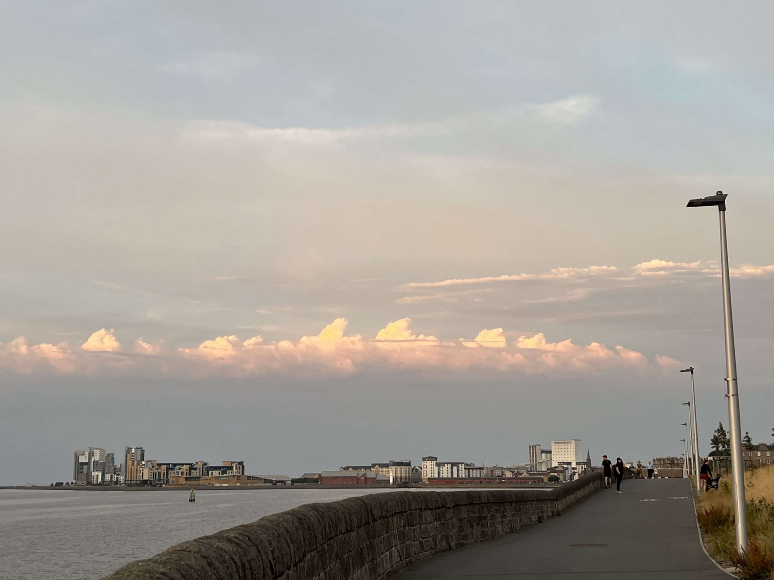 Passeggiata a Newhaven sul mare a Edimburgo