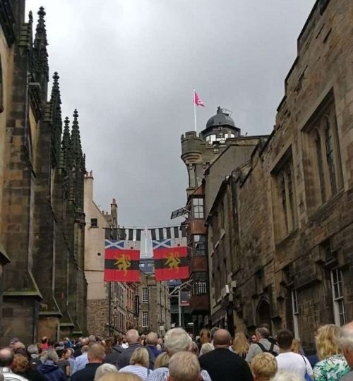 folla di gente Royal Mile